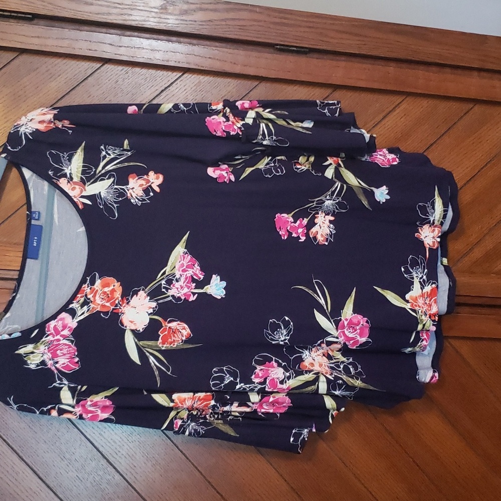 Womens too. Size XL.